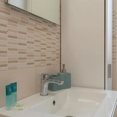 Daire Luxury Near Navigli Carlo D'adda 29 *